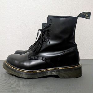 Dr Martens Shoes Womens 8 Boots Combat Classic Black 1460W 8 Eye Lace Up Chunky